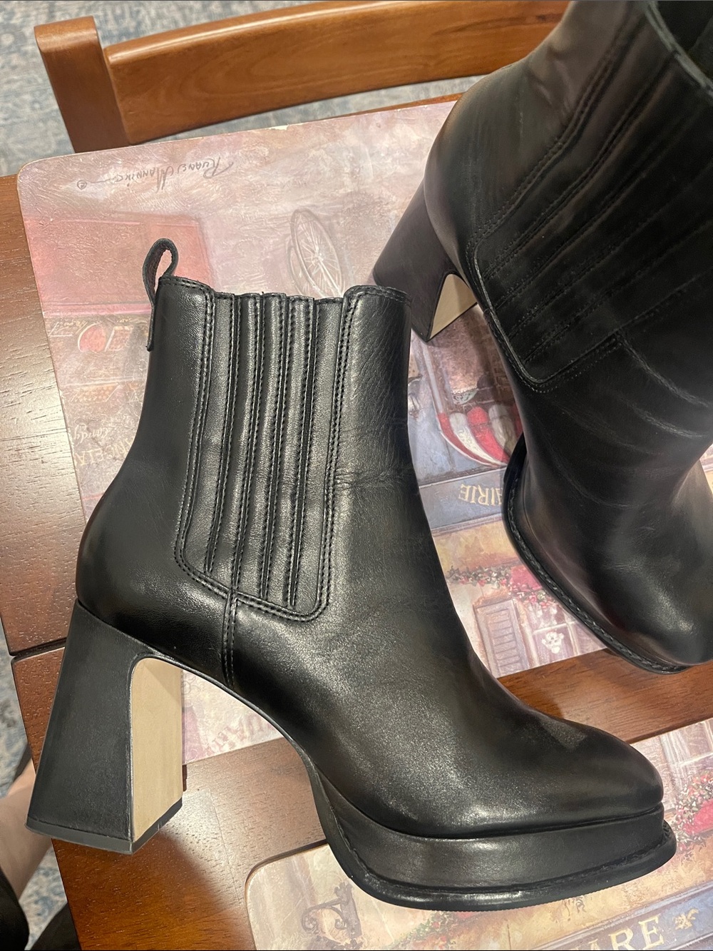 Bernardo Black Leather Block Heel Chelsea Boots size 8.5 M